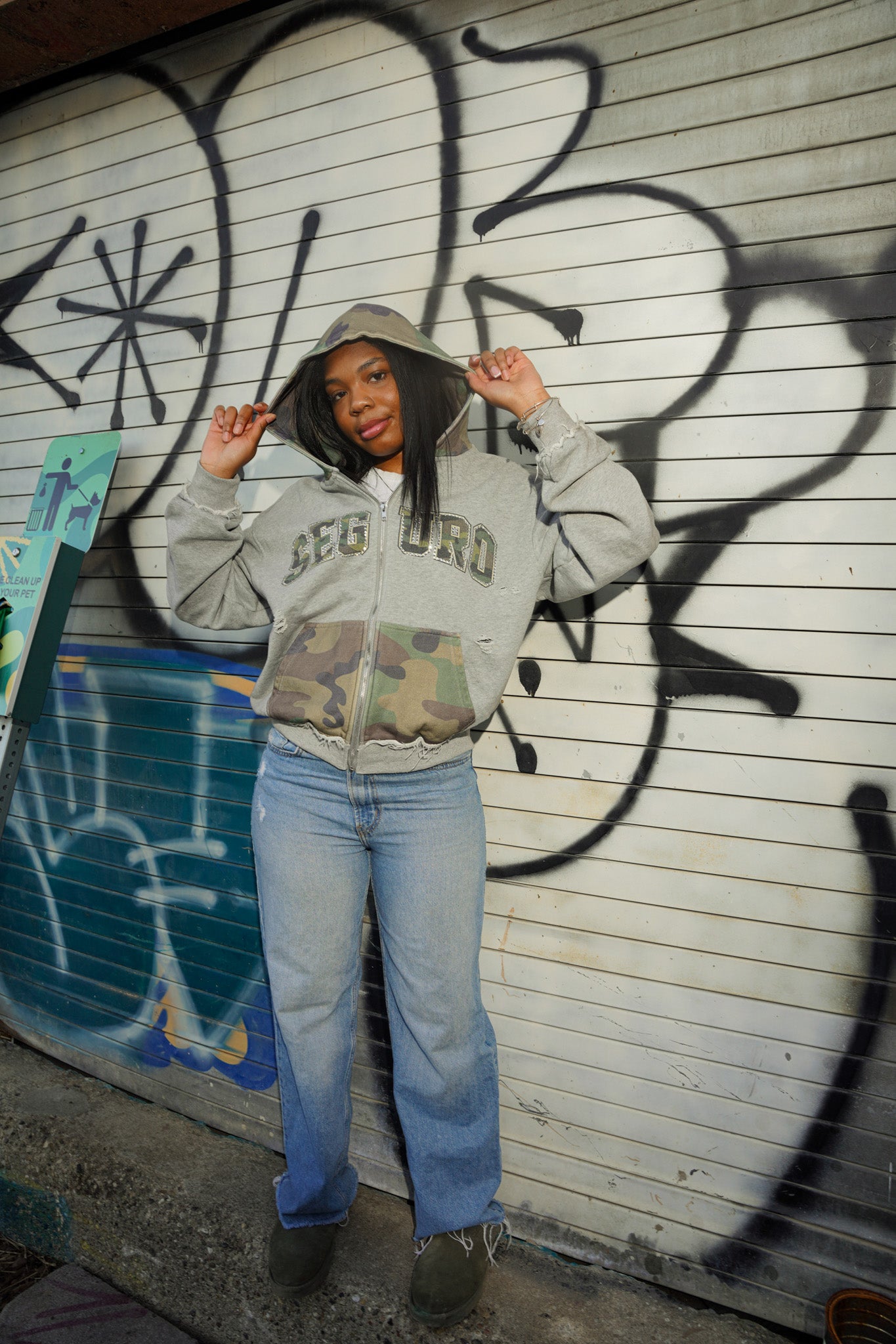 Guro Zip Up